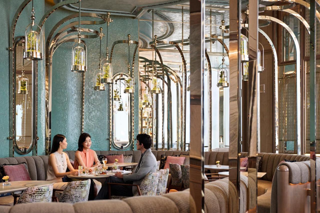 Four Seasons 5* Hong Kong