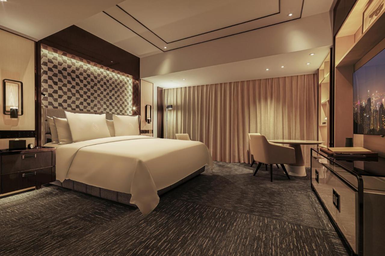 Four Seasons Hong Kong